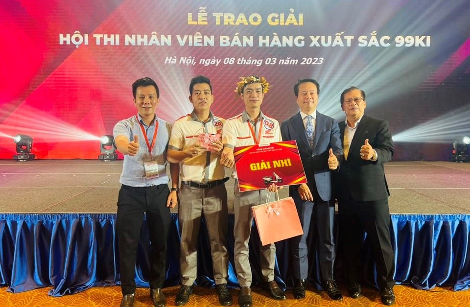 HỆ THỐNG HỒNG ĐỨC XUẤT SẮC ĐẠT GIẢI NHÌ HỘI THI “NHÂN VIÊN BÁN HÀNG XUẤT SẮC 99KI” DO Honda VIỆT NAM TỔ CHỨC